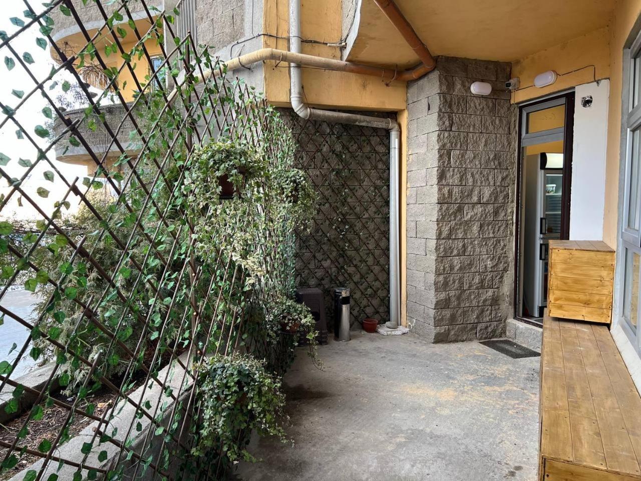 Apple Cozy Hotel Тбилиси Экстерьер фото